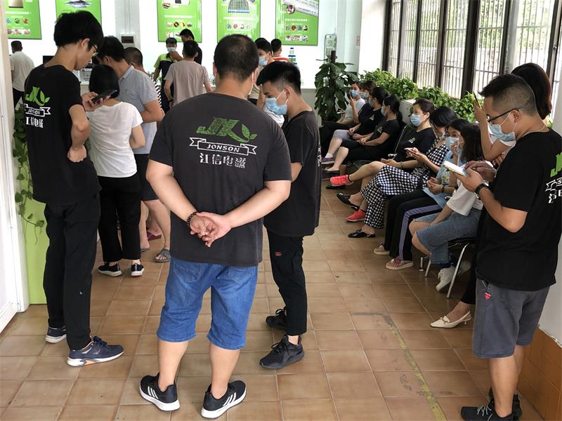 普及安全滅火知識(shí)，共建消防防火墻！—江信電子消防安全演練2.jpg